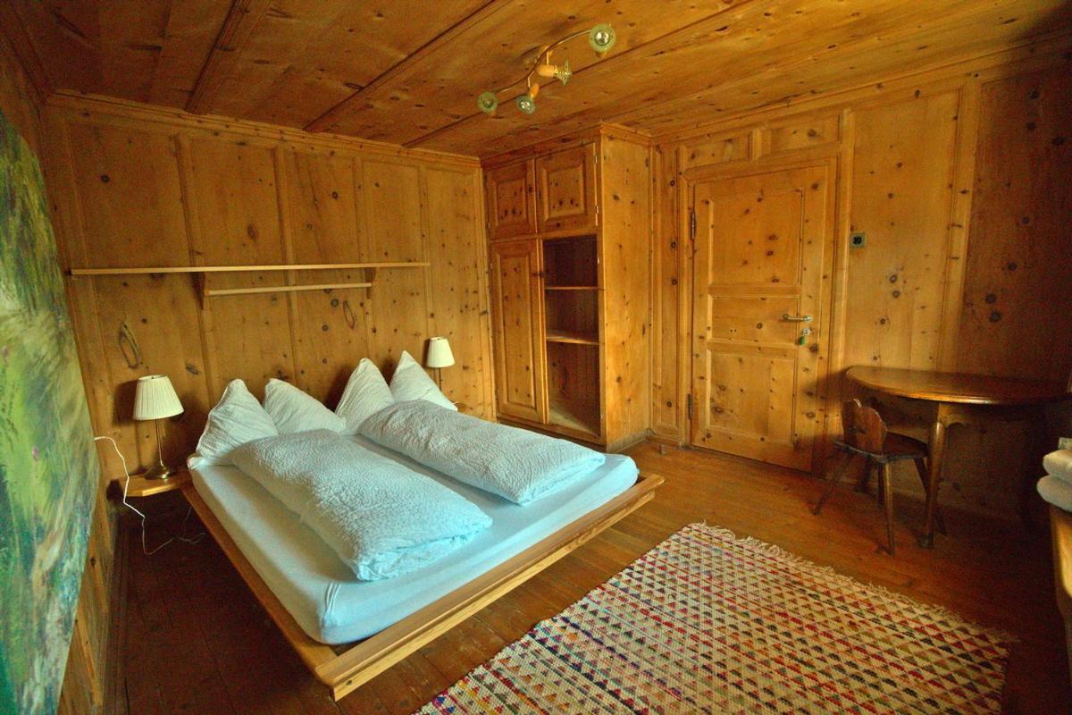 Chasa Sassalba Bed & Breakfast Lu Exterior photo