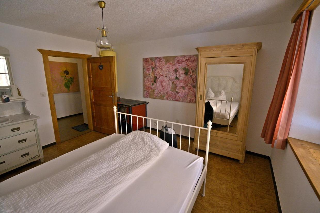Chasa Sassalba Bed & Breakfast Lu Exterior photo
